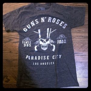 Guns and Roses graphic tee.